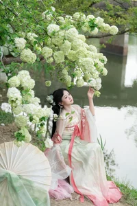 Ethereal Hanfu Beauty Amidst White Blooms - YiTuYu Vol.8889 Jiao Yi Zhi Sui Sui - image 12