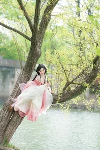 Ethereal Hanfu Beauty Amidst White Blooms - YiTuYu Vol.8889 Jiao Yi Zhi Sui Sui - image 13