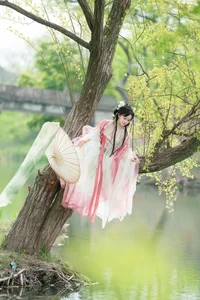 Ethereal Hanfu Beauty Amidst White Blooms - YiTuYu Vol.8889 Jiao Yi Zhi Sui Sui - image 5