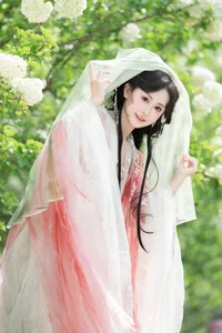 Ethereal Hanfu Beauty Amidst White Blooms - YiTuYu Vol.8889 Jiao Yi Zhi Sui Sui - image 33