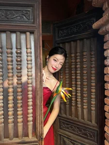 Rising Fashion Icons: Exploring the Bold and Sophisticated Style of Saigon’s Modern Influencers - image 3