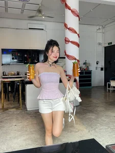 Rising Fashion Icons: Exploring the Bold and Sophisticated Style of Saigon’s Modern Influencers - image 1
