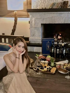 Timeless Beauty: Former Ha Thanh Hot Girl Redefines Elegance and Fitness in Her Late 30s - image 1