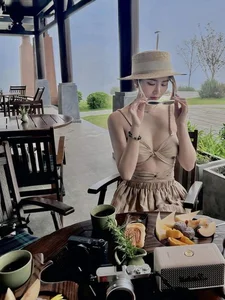 Timeless Beauty: Former Ha Thanh Hot Girl Redefines Elegance and Fitness in Her Late 30s - image 4