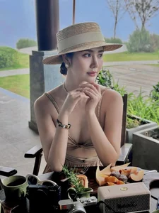 Timeless Beauty: Former Ha Thanh Hot Girl Redefines Elegance and Fitness in Her Late 30s - image 2